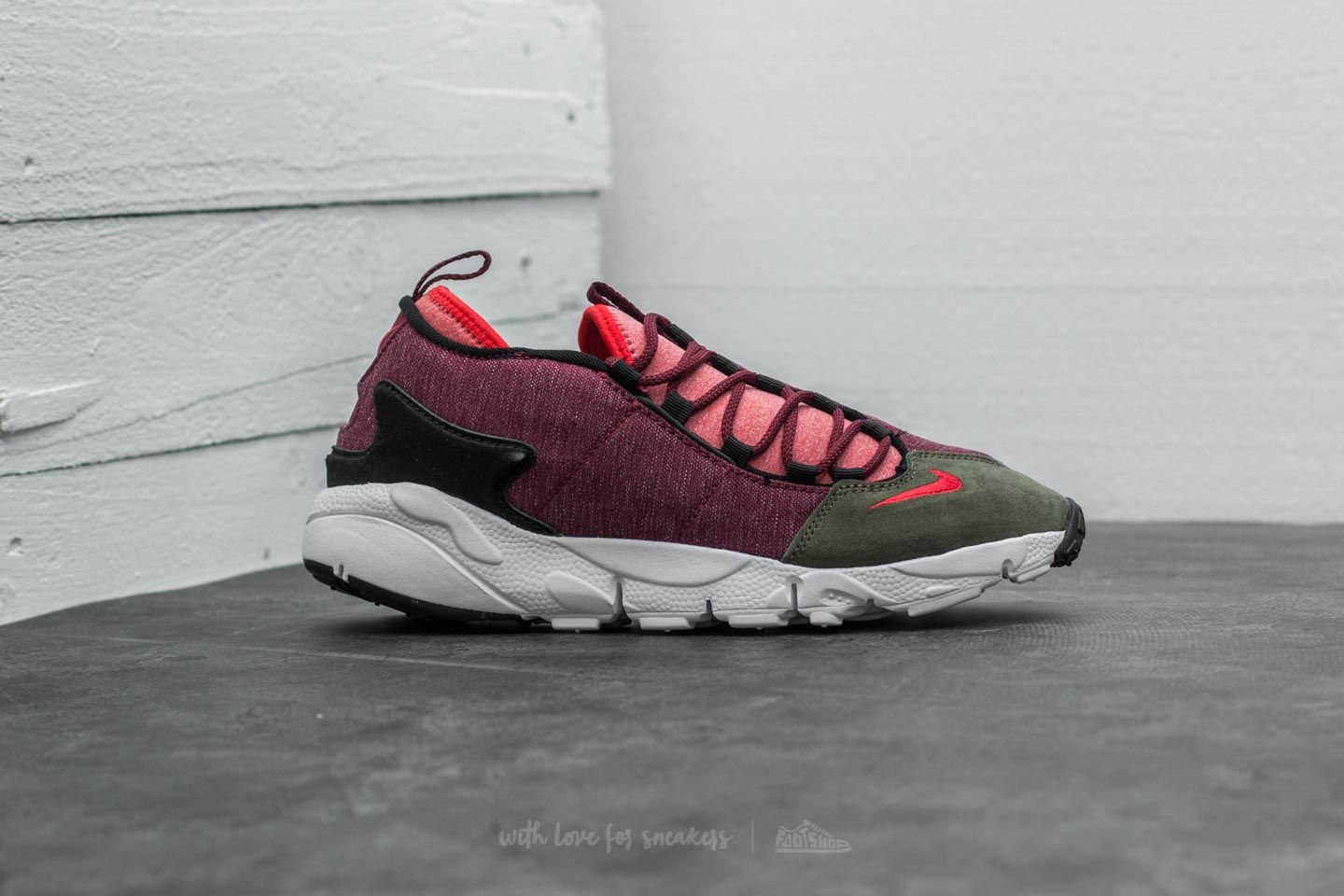 Men s shoes Nike Air Footscape Natural Motion Dark Team Red Rush Red Footshop