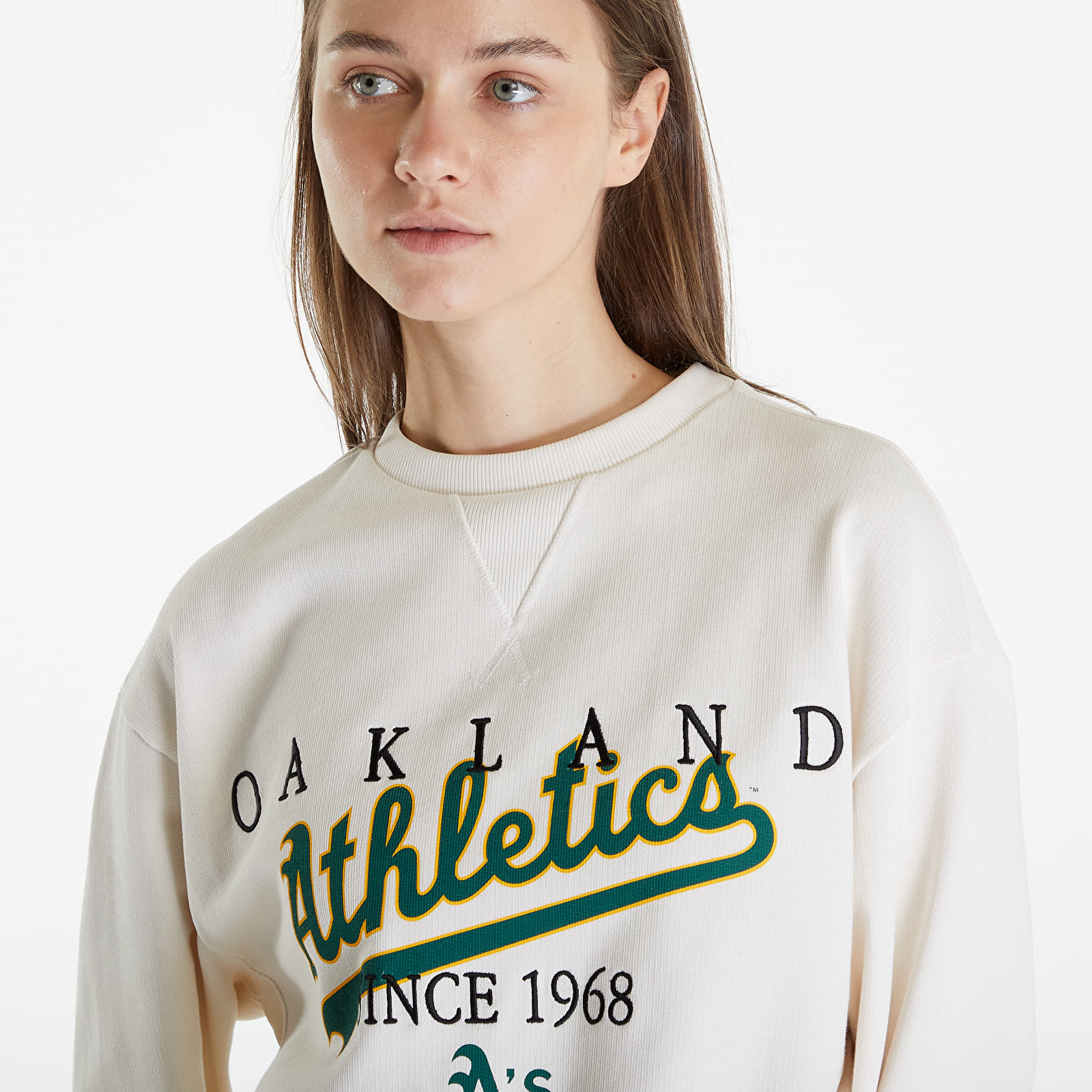 Hupparit ja collegepaidat New Era Oakland Athletics MLB Lifestyle Crew Neck Sweatshirt UNISEX Off White/ Dark Green