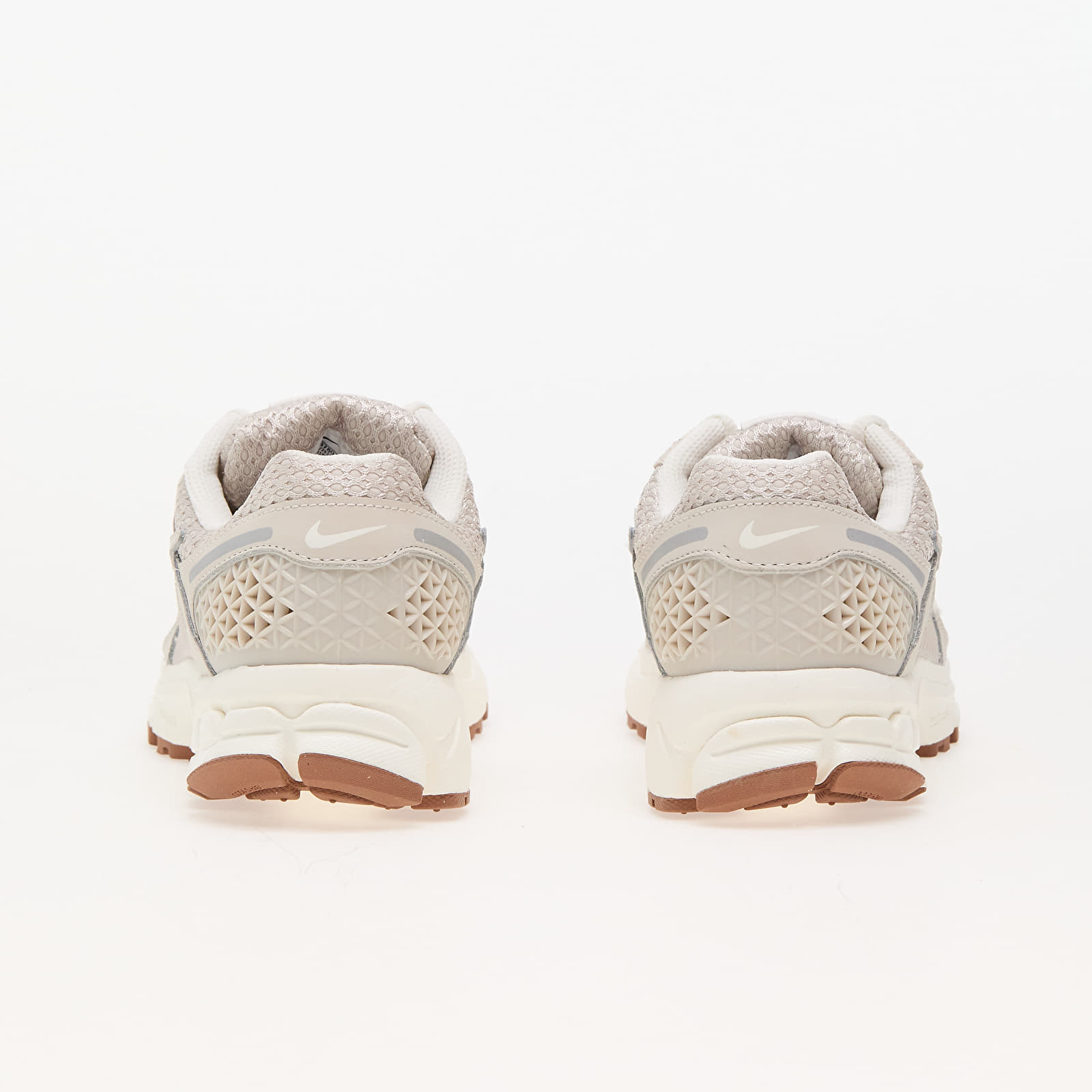 Damen Sneaker und Schuhe Nike W Zoom Vomero 5 Light Orewood Brown/ Sail-Metallic Silver