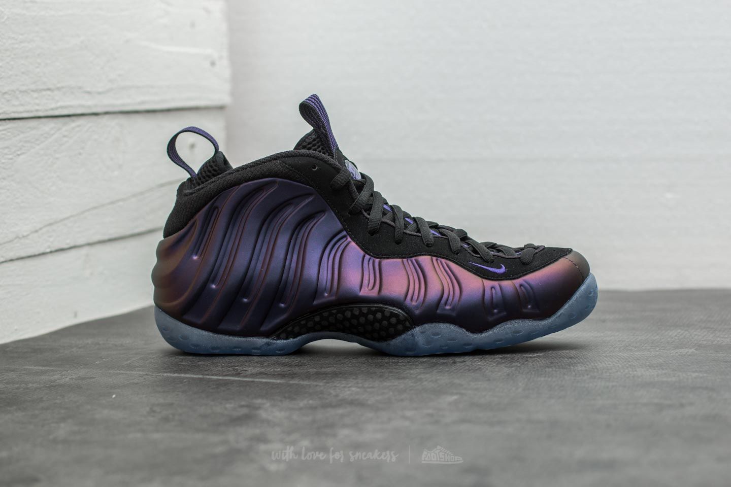 Vyriška avalynė Nike Air Foamposite One Black/ Varsity Purple