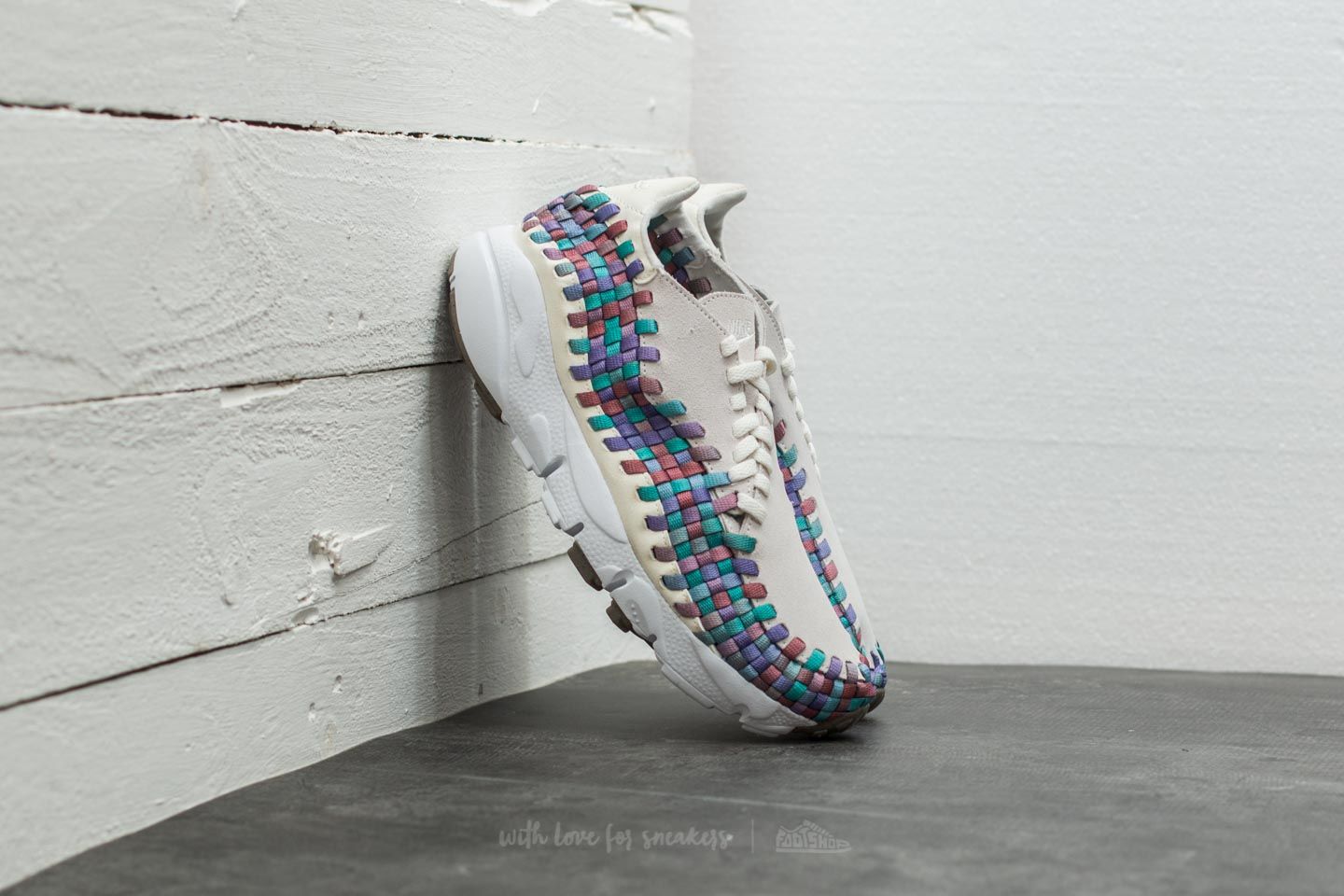 wmns air footscape woven