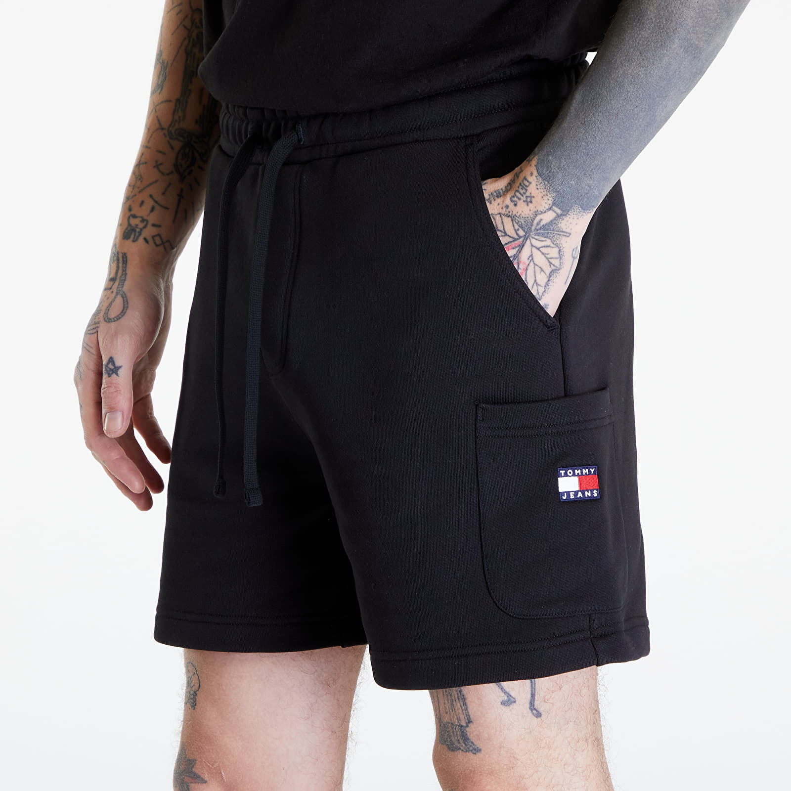 Šortky Tommy Jeans Badge Cargo Shorts Black