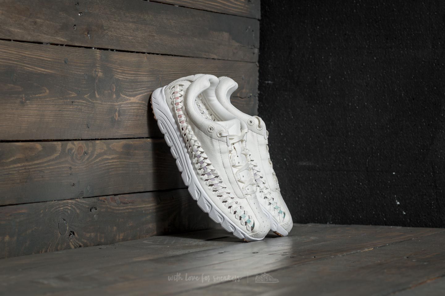 Chaussures et baskets femme Nike Wmns Mayfly Woven Sail/ Sail-Red Stardust