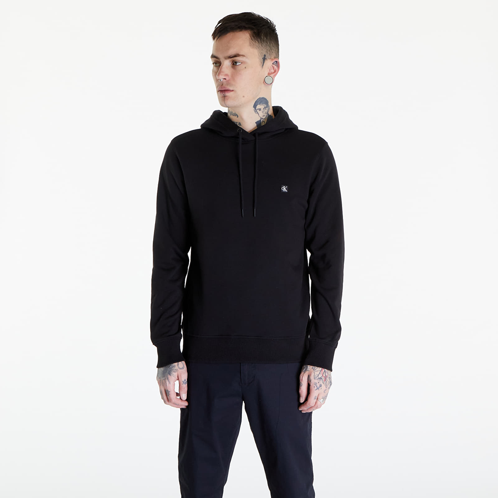 Hupparit ja collegepaidat Calvin Klein Jeans Ck Embro Badge Hoodie Black