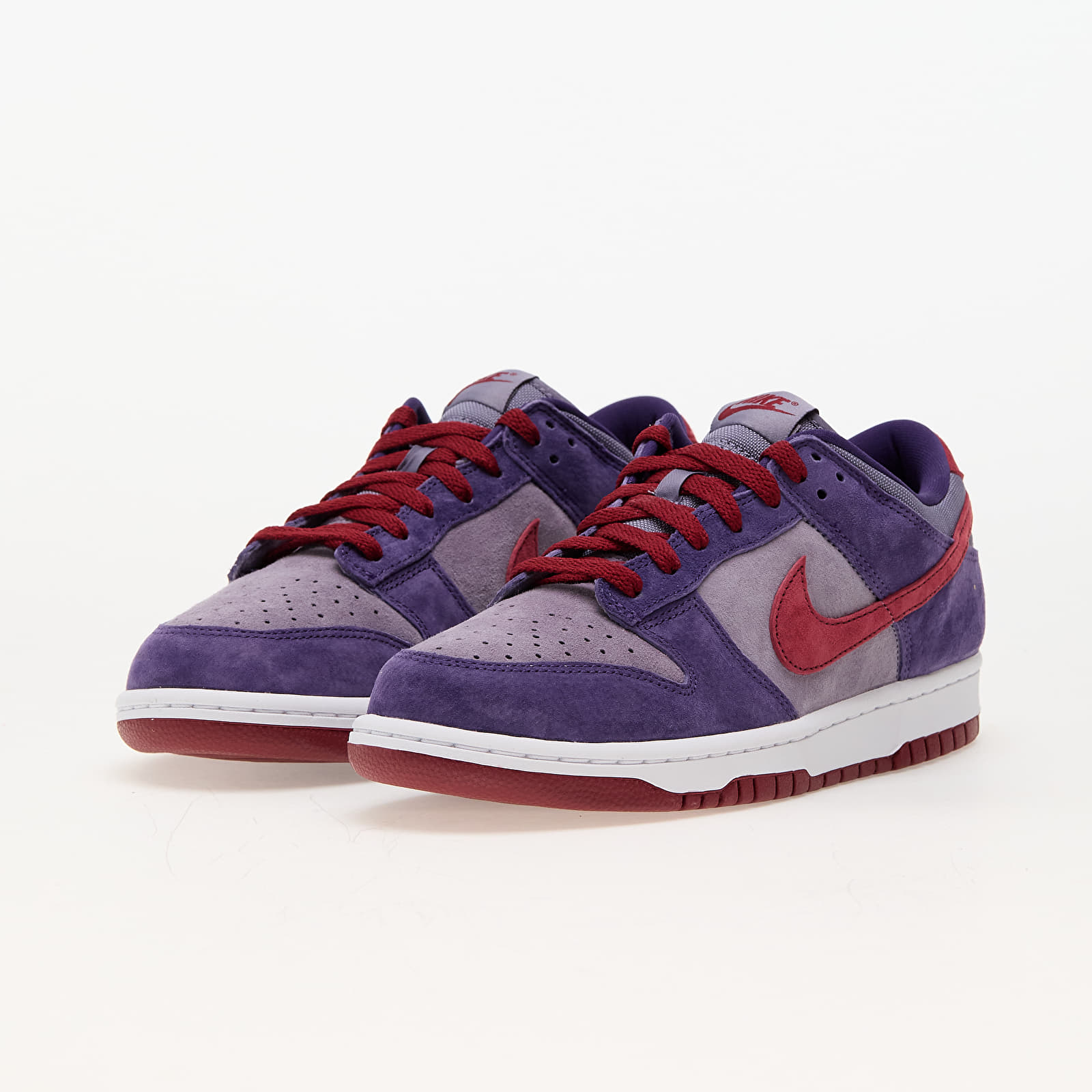 Men s shoes Nike Dunk Low Special Edition Daybreak Barn Plum Footshop