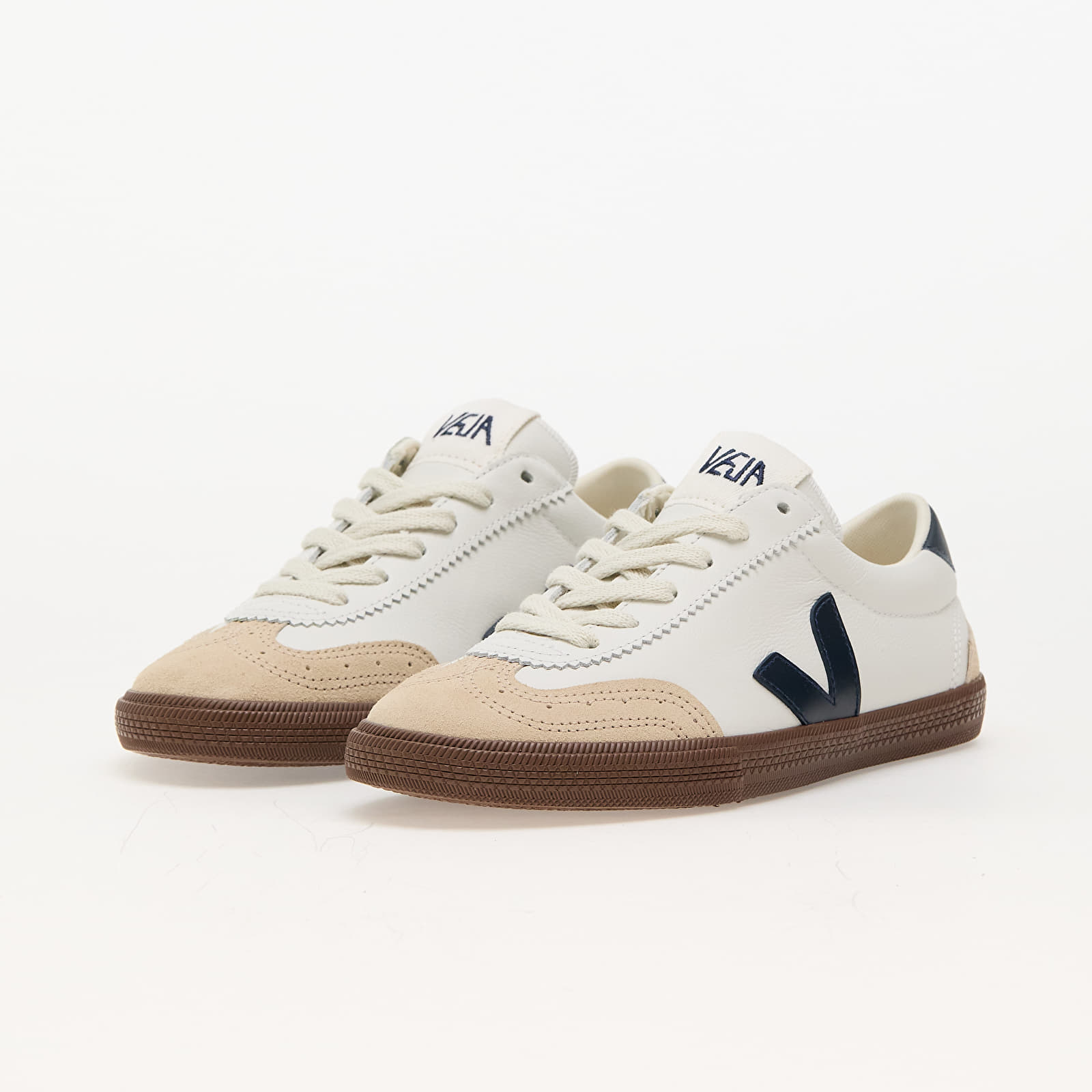 Veja v12 bmesh white nautico on sale