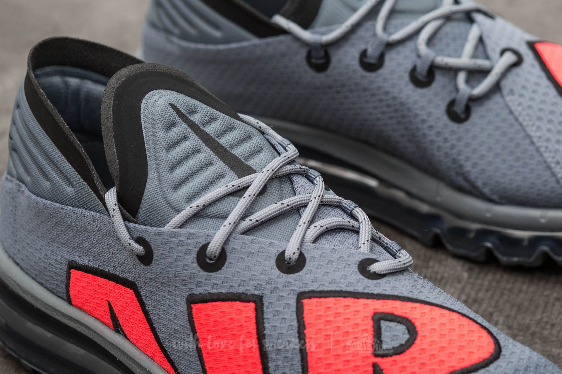 Nike air sales max flair red