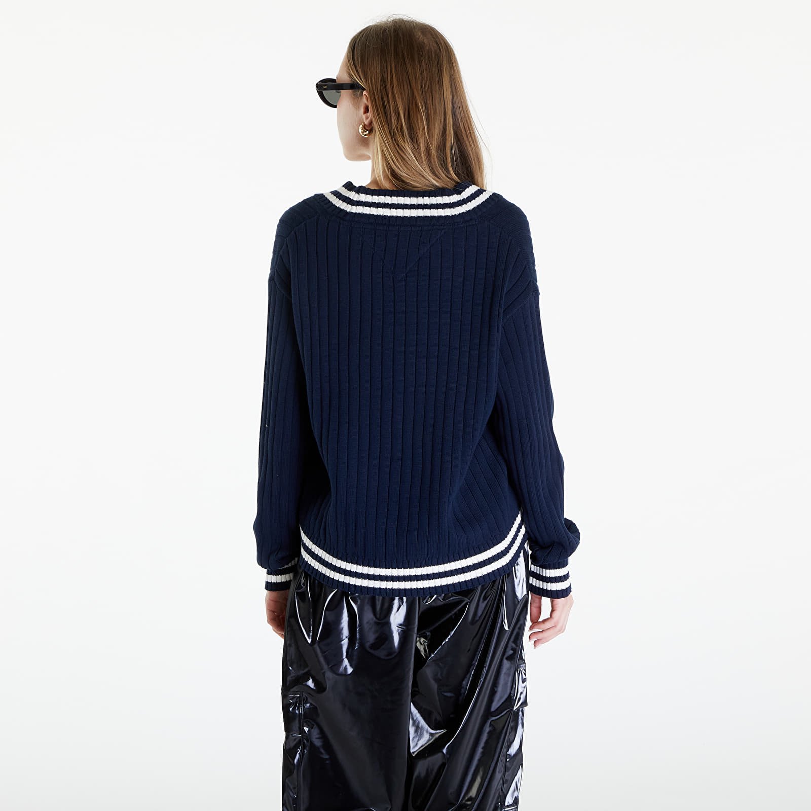 Svetry Tommy Jeans Script V Neck Ribbed Sweater Dark Night Navy