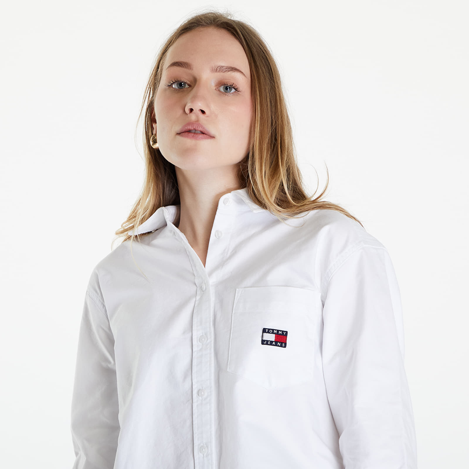 Košile Tommy Jeans Boyfriend Badge Shirt White