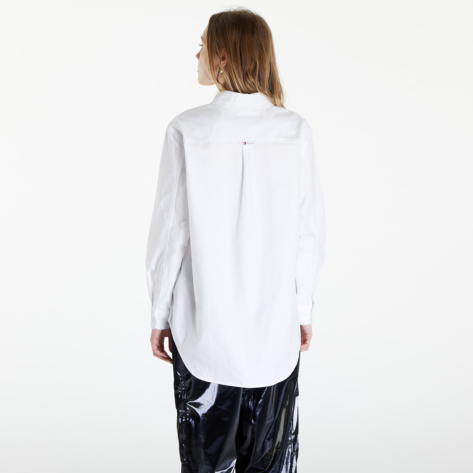 Košile Tommy Jeans Boyfriend Badge Shirt White