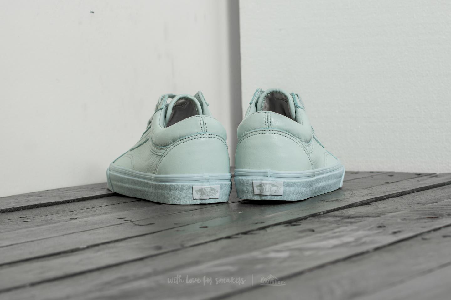 Men s shoes Vans Old Skool Leather Mono Ice Flow Footshop
