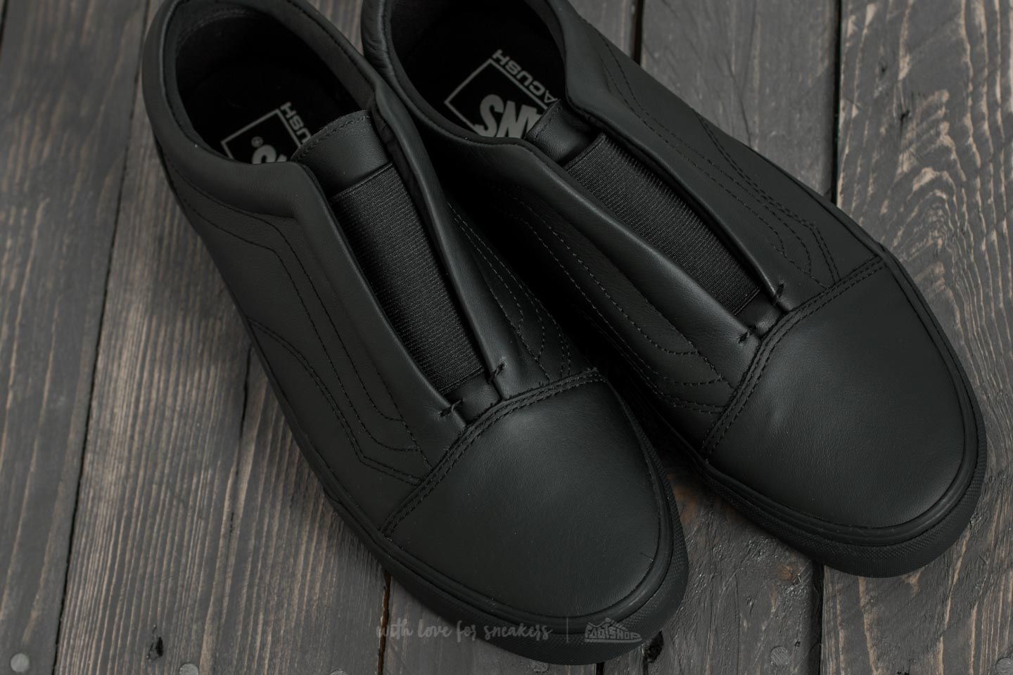Men s shoes Vans Old Skool Laceless Leather Black Footshop