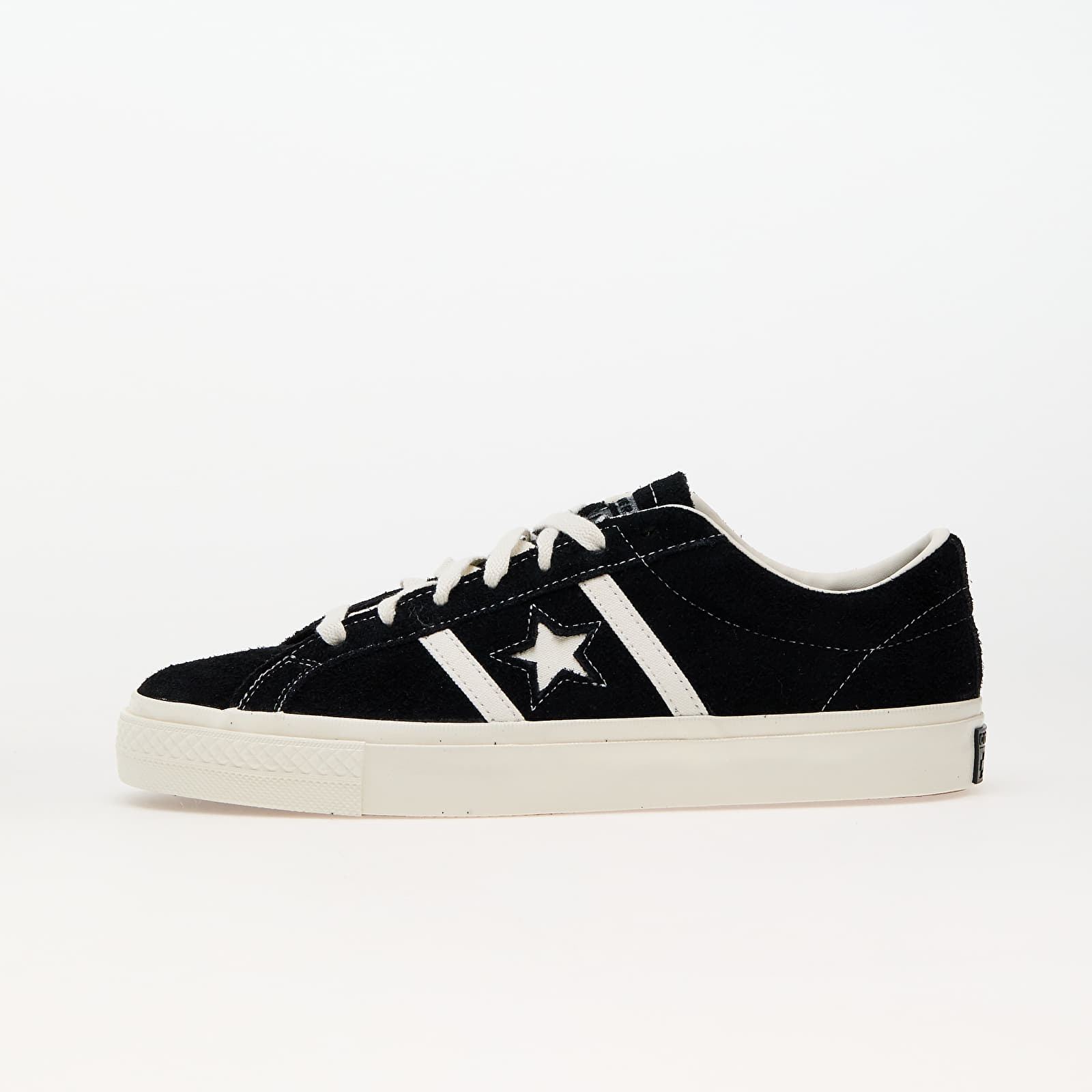 Converse tre store star suede trainers
