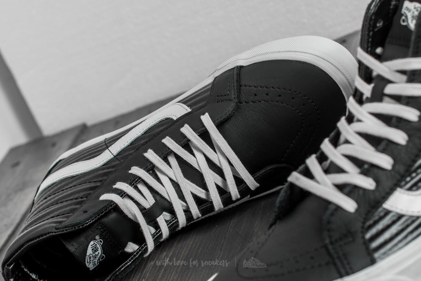 Zapatillas mujer Vans SK8-Hi Reissue (Moto Leather) Black/ Blanc de Blanc