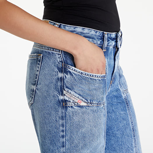 Jeans Diesel D-Akii Trousers Blue (AKII_09H95 Blue) | Footshop
