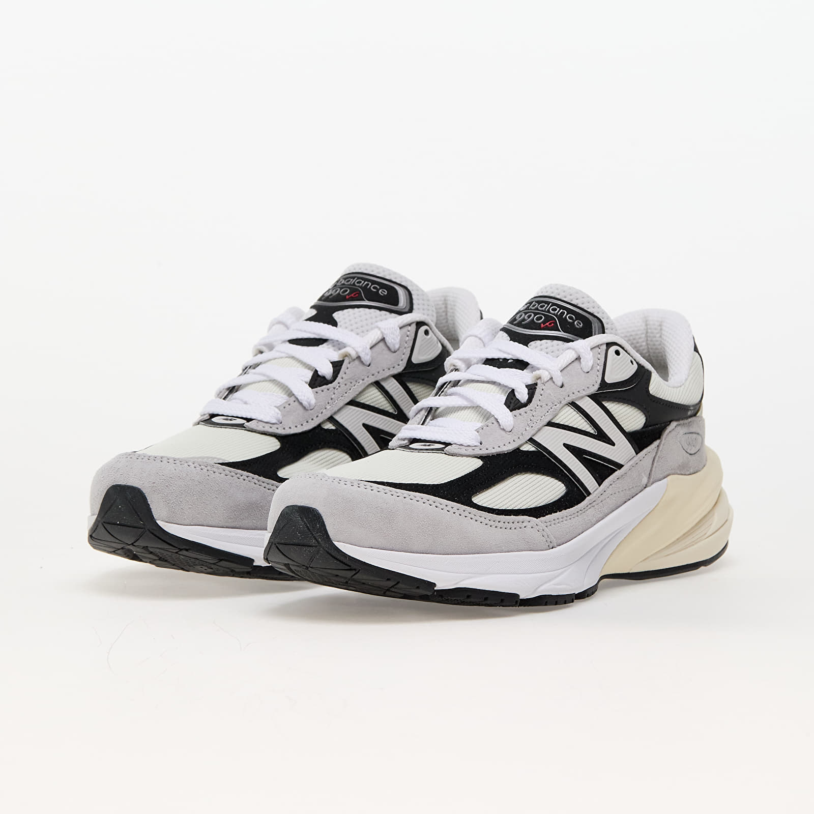 New balance 990 black and white 2025