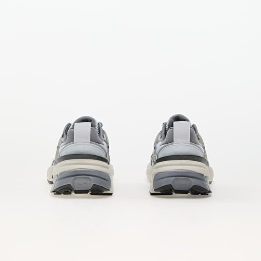 Women's shoes Nike W V2K Run Pure Platinum/ Mtlc Cool Grey