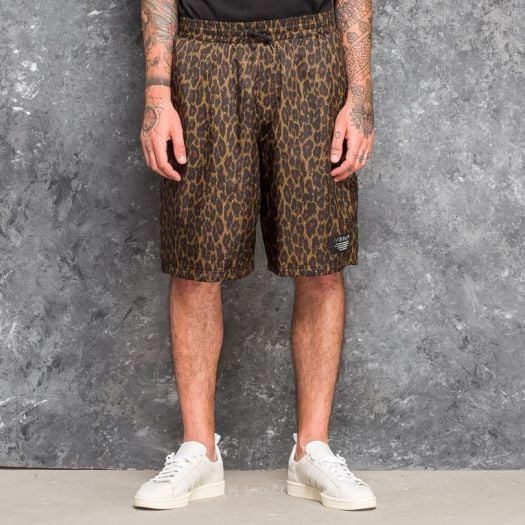 Hosen und Jeans adidas Allover Print NMD Shorts Multicolor Footshop