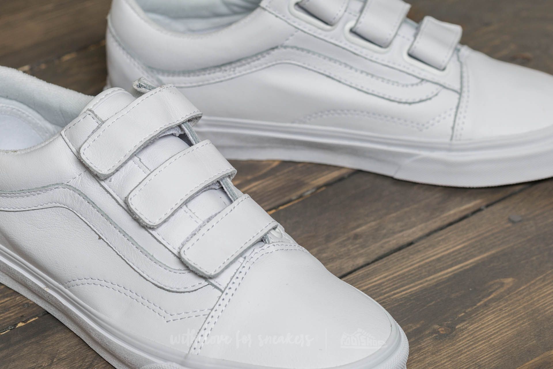 Men s shoes Vans Old Skool V Mono Leather True White Footshop
