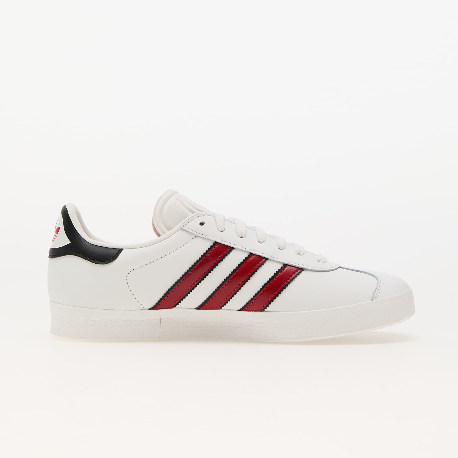 Meeste kingad adidas Gazelle Core White/ Better Scarlet/ Core Black