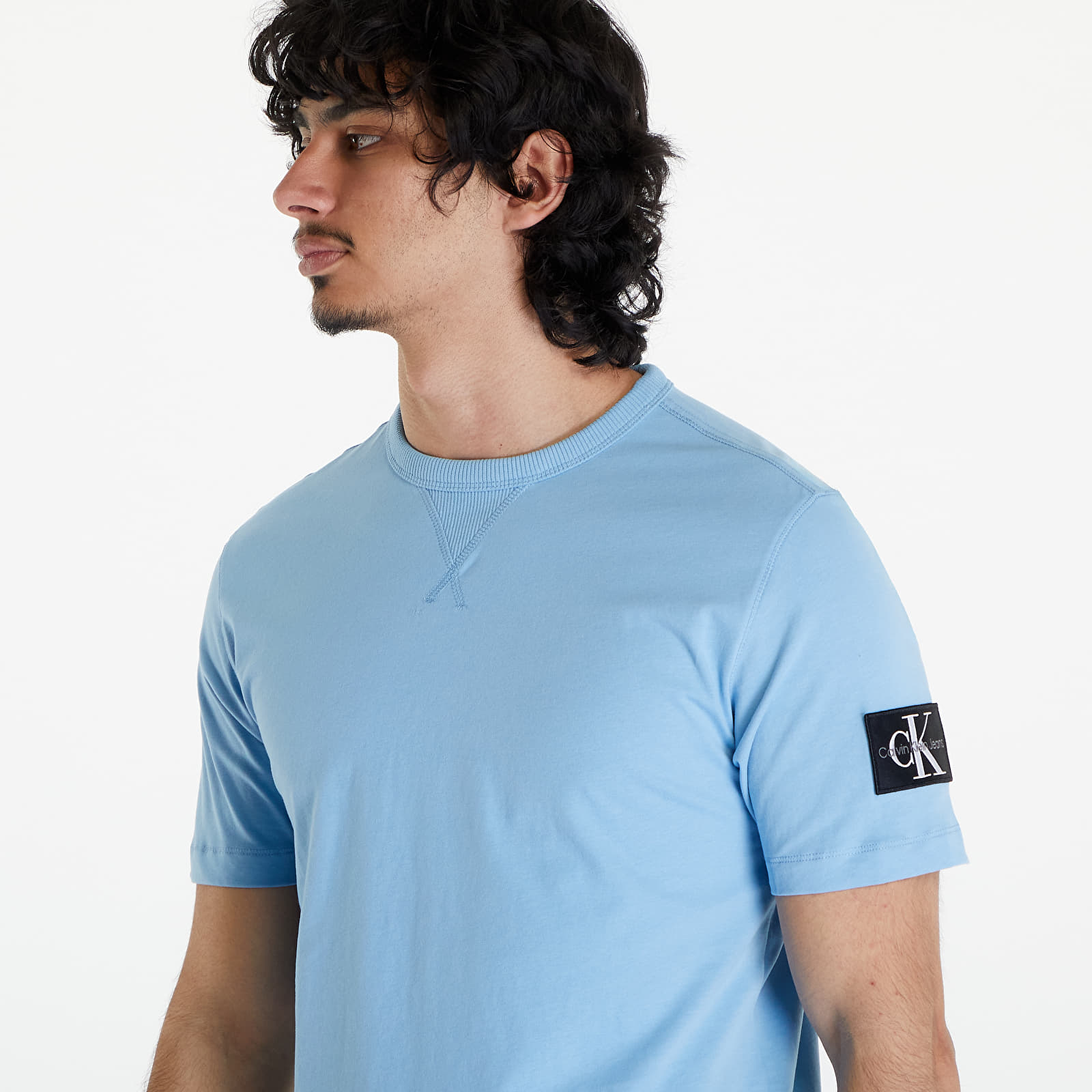 Trička Calvin Klein Jeans Badge Regular T-Shirt Dusk Blue