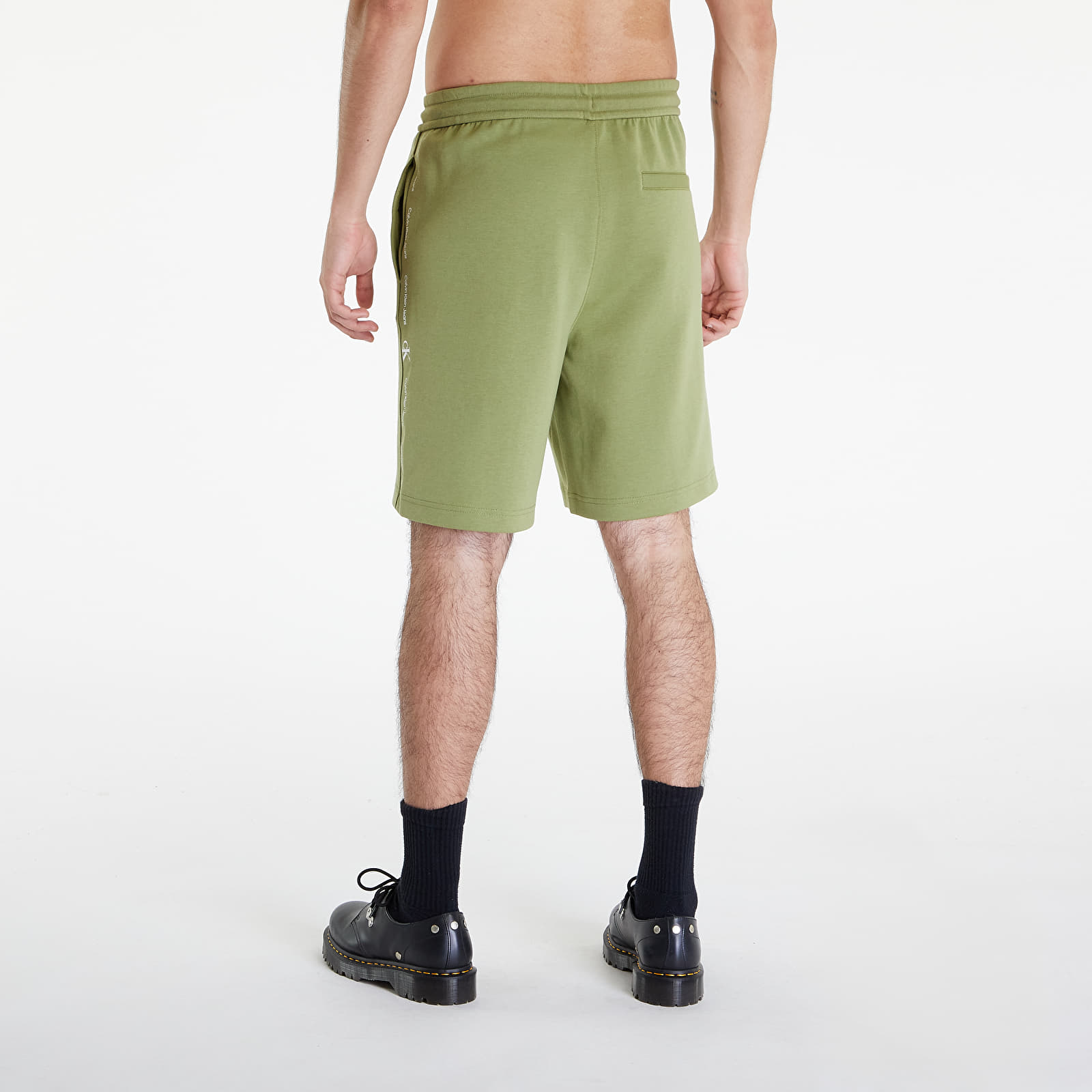 Šortky Calvin Klein Jeans Logo Repeat Shorts Dark Juniper