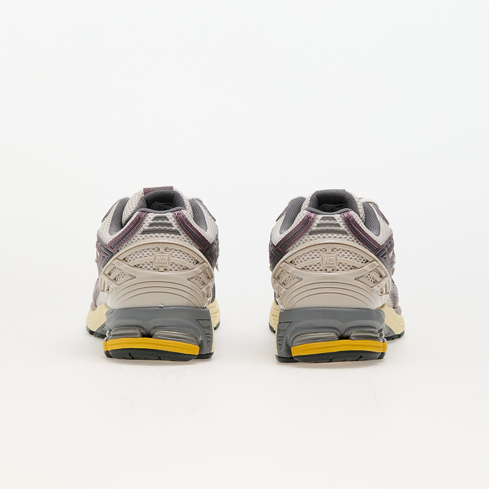 Мъжки кецове и обувки New Balance 1906 Licorice