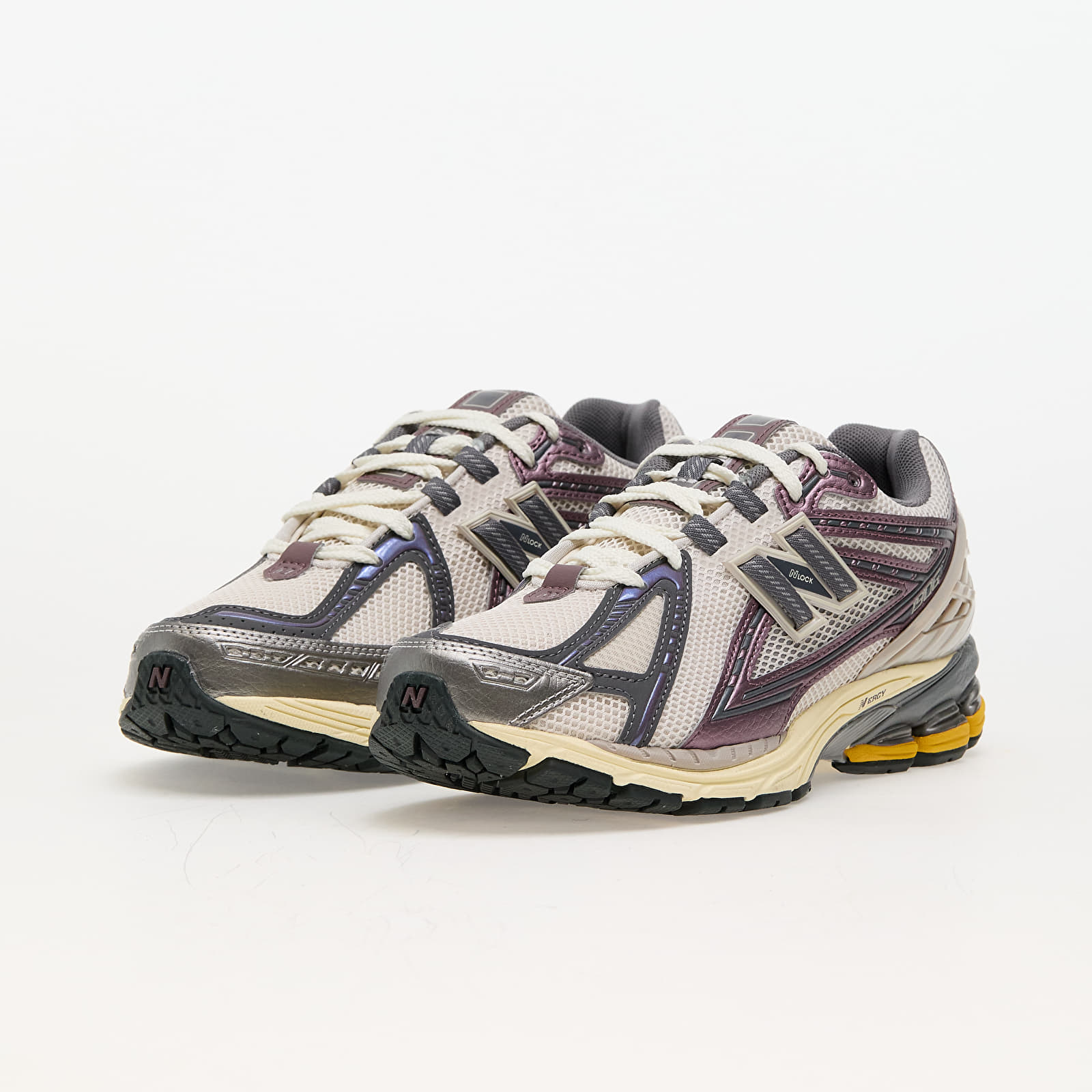 Мъжки кецове и обувки New Balance 1906 Licorice