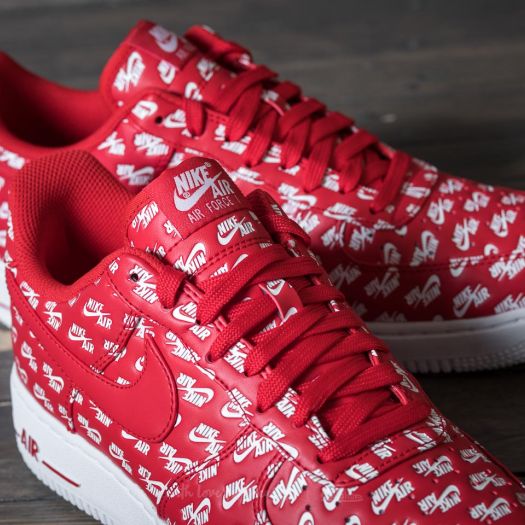Nike Air Force 1 07 QS
