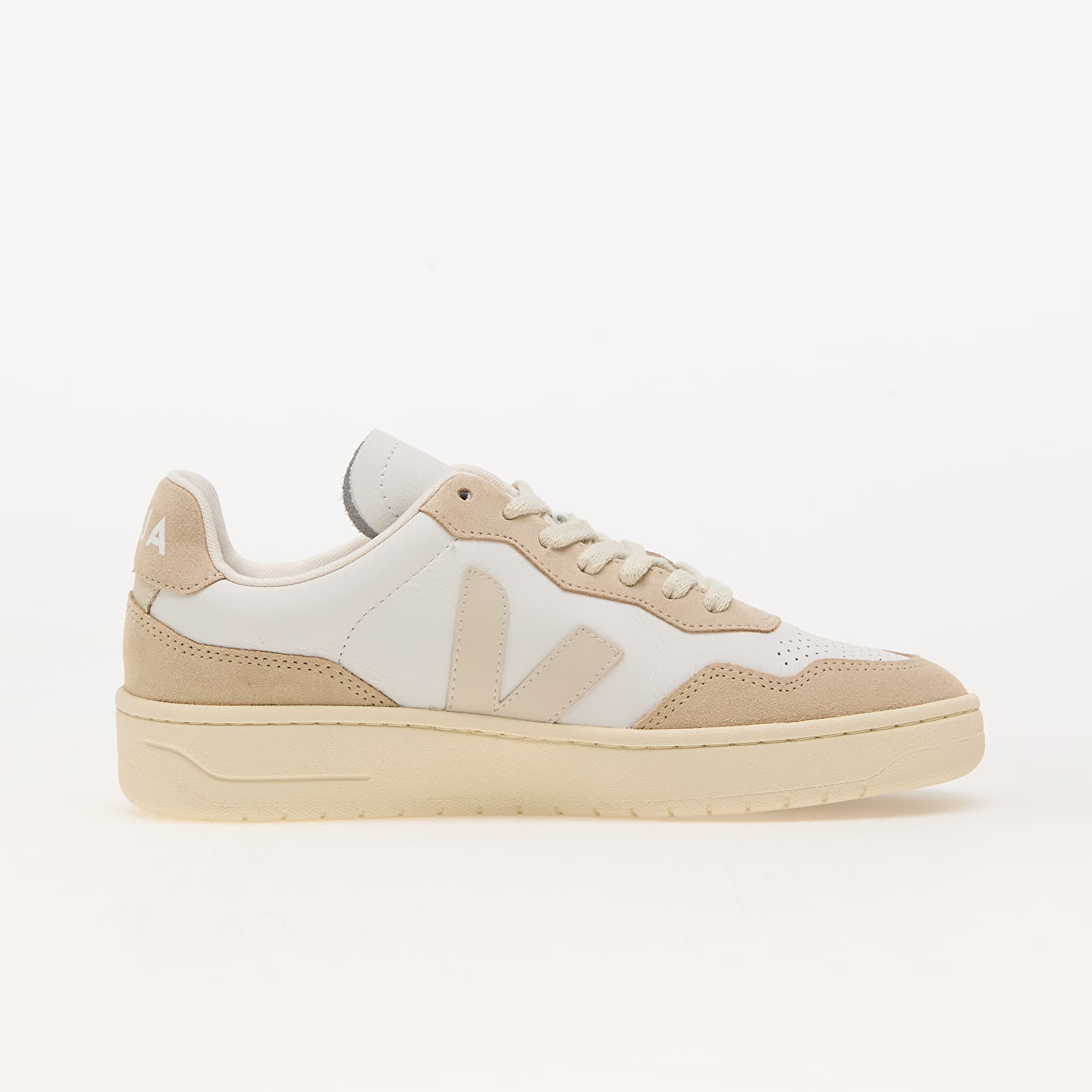 Дамски кецове и обувки Veja W V-90 Extra White Pierre Almond