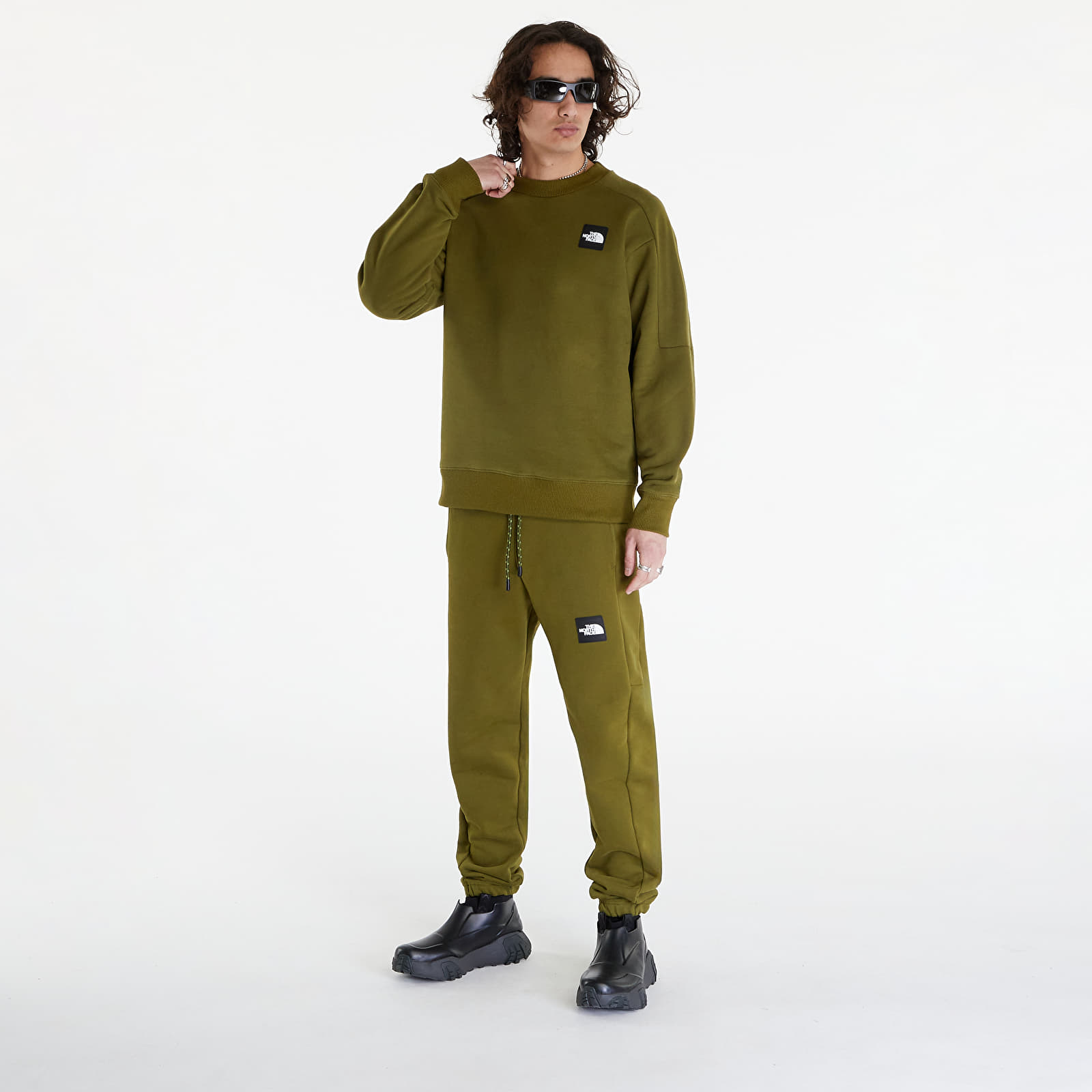 Hoodies and sweatshirts  The North Face The 489 Crewneck Sweatshirt UNISEX Forest Olive
