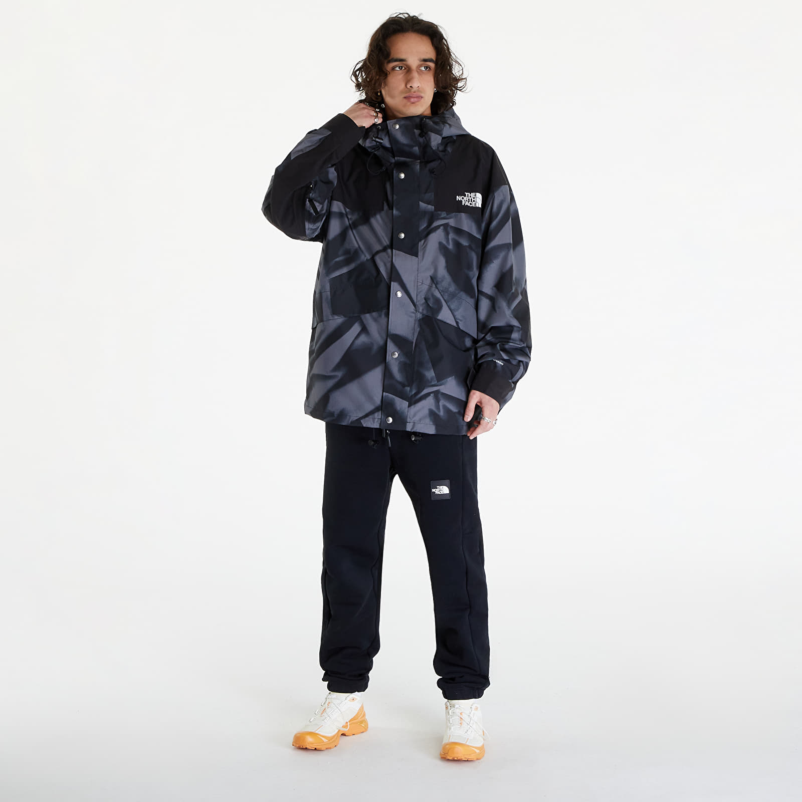 Dzsekik The North Face 86 Retro Mountain Jacket Smoked Smoked Pearl