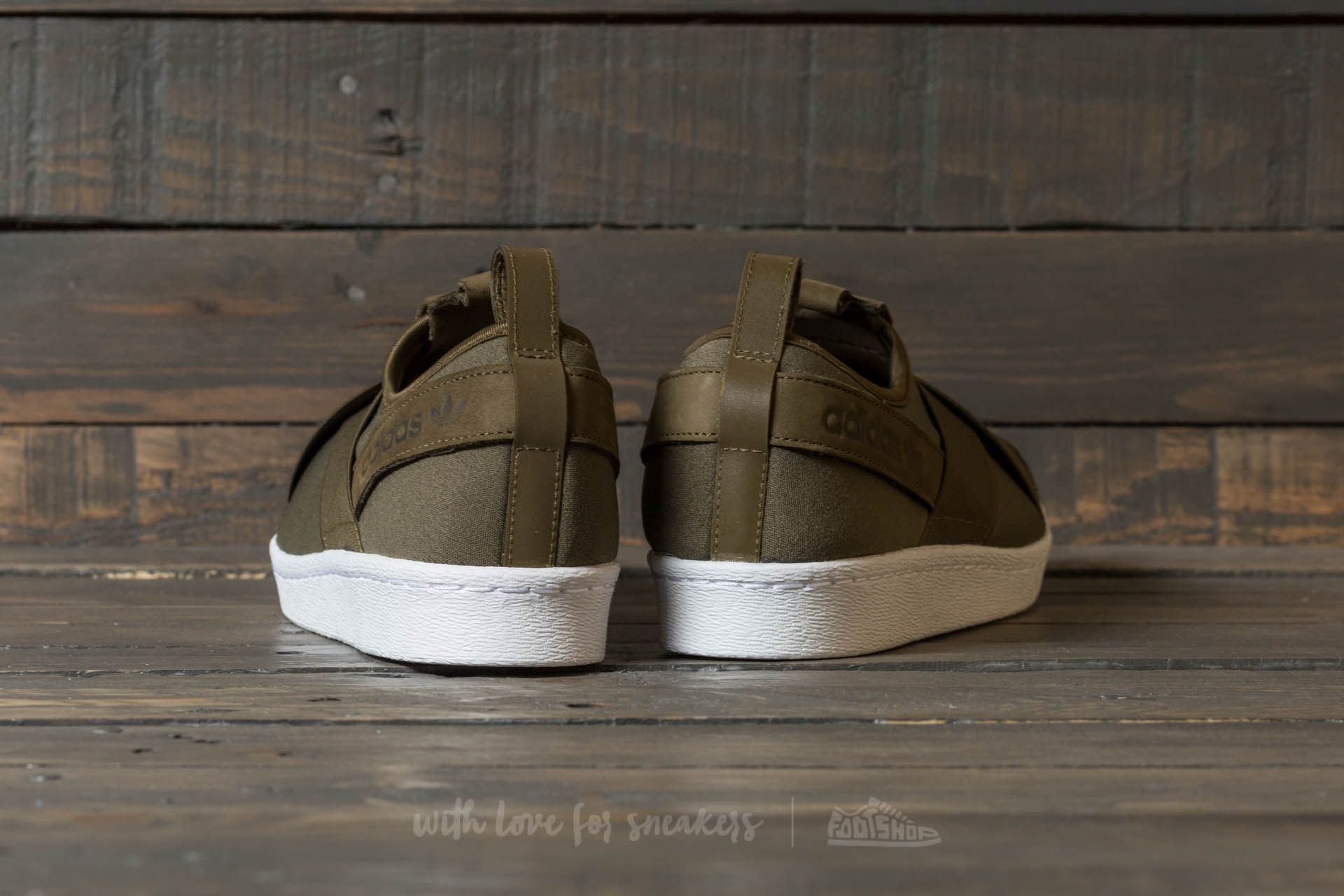 Adidas superstar top slip on khaki