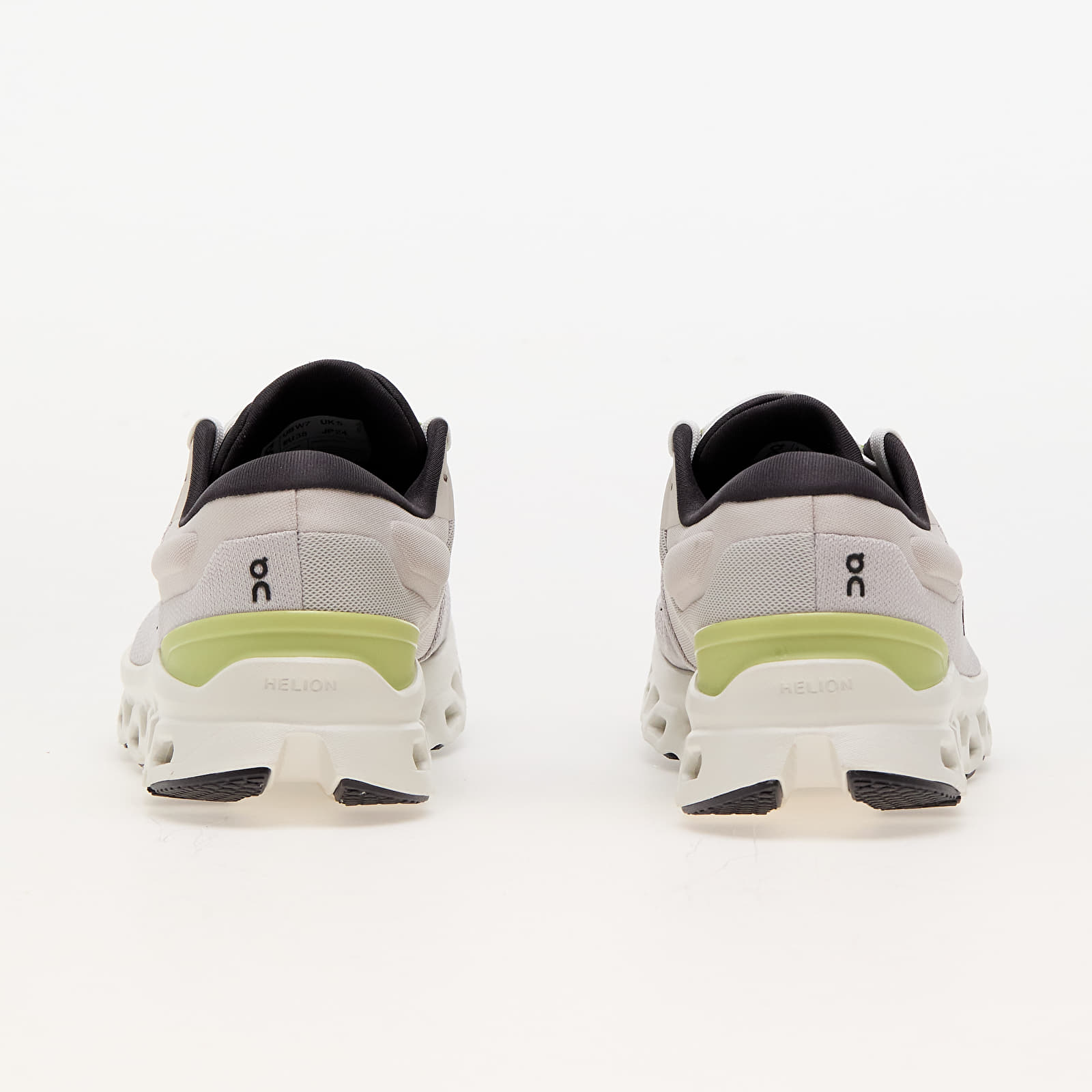 Women's shoes On W Cloudstratus 3 Pearl/ Ivory