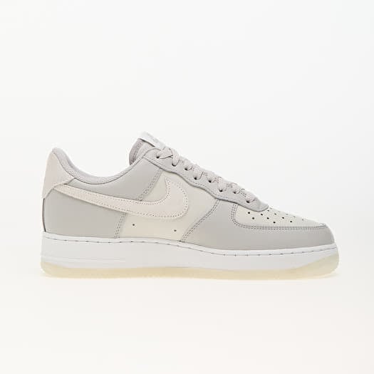 Chaussures et baskets homme Nike Air Force 1 07 Lv8 Light Bone Summit White Lt Iron Ore Footshop