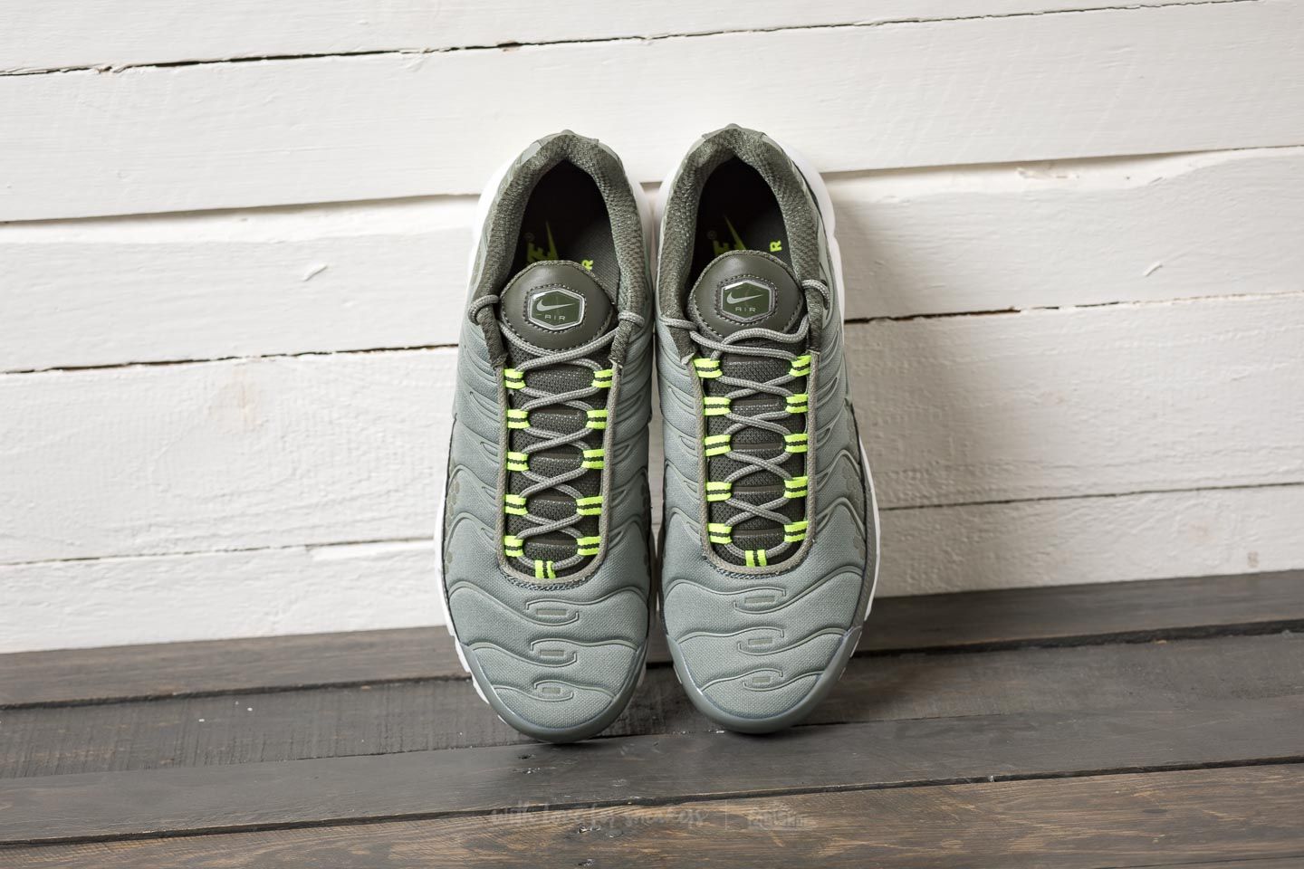 Air max plus deals cargo khaki/ dark stucco