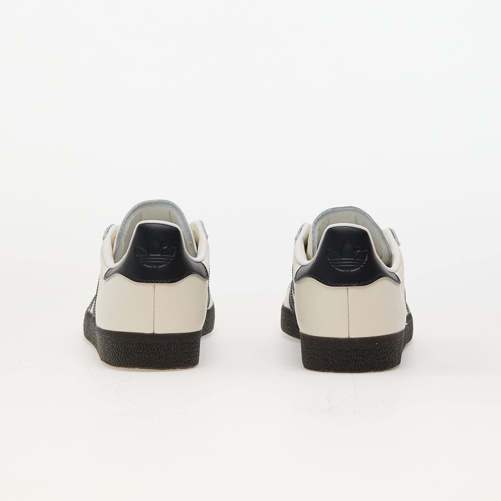 Încălțăminte și sneakerși pentru bărbați adidas Gazelle Off White/ Utility Black/ Gum