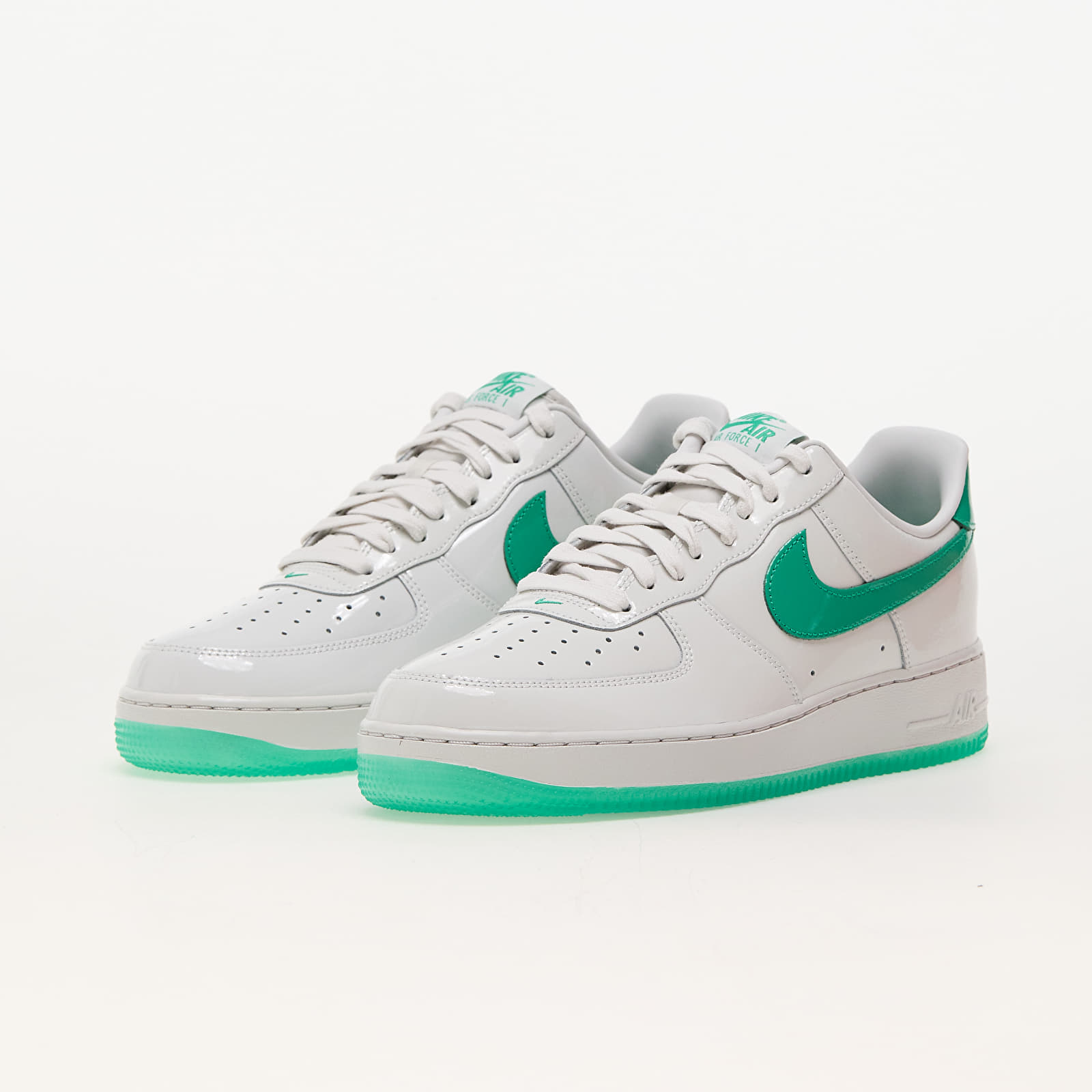 Chaussures et baskets homme Nike Air Force 1 07 Prm Platinum Tint Stadium Green Footshop