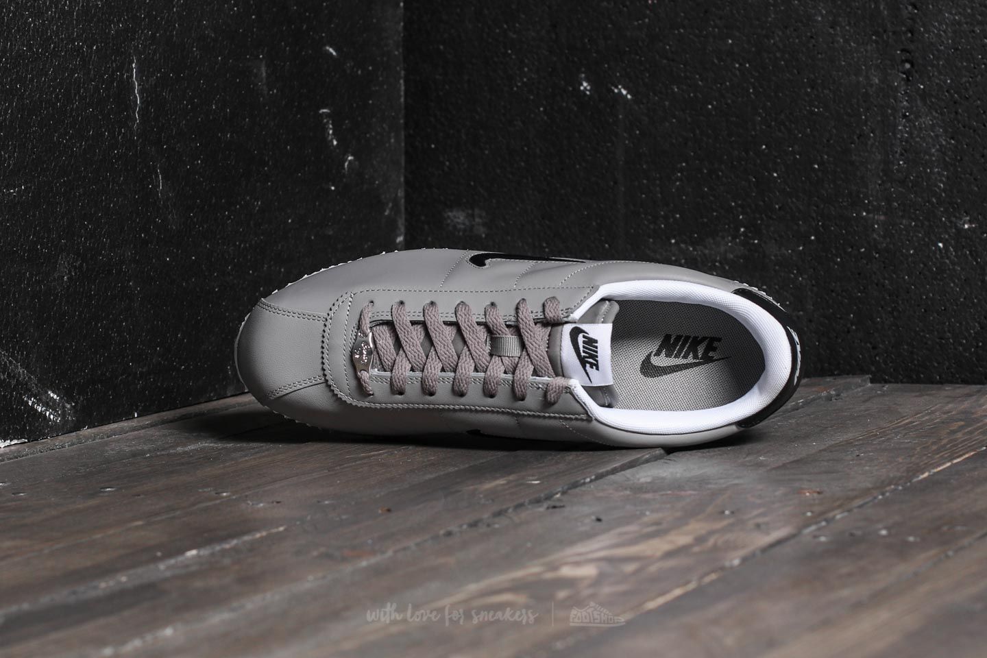 Férfi cipők Nike Cortez Basic Jewel Dust/ Black-White