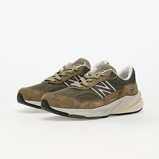 Shoes like new balance 990 2025
