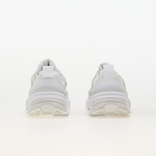 Nike women's shoes clear sole on sale