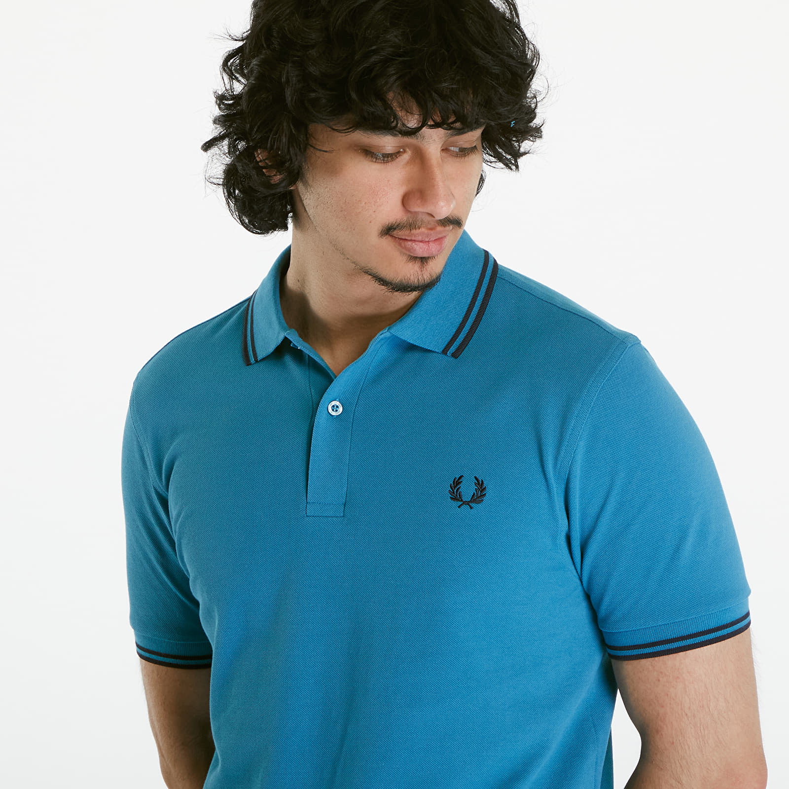 Tričká FRED PERRY Twin Tipped Shirt Ocean/ Navy