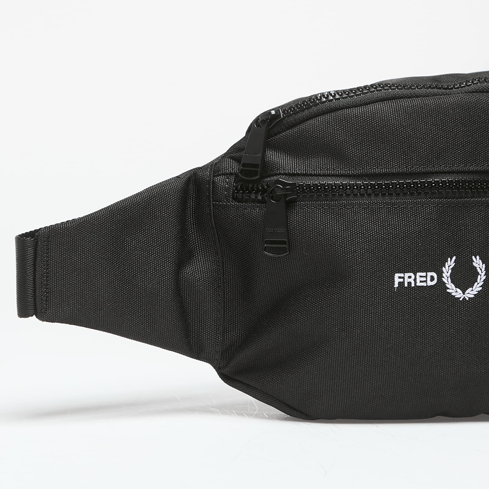 Övtáskák FRED PERRY Polyester Flp Sling Bag Black