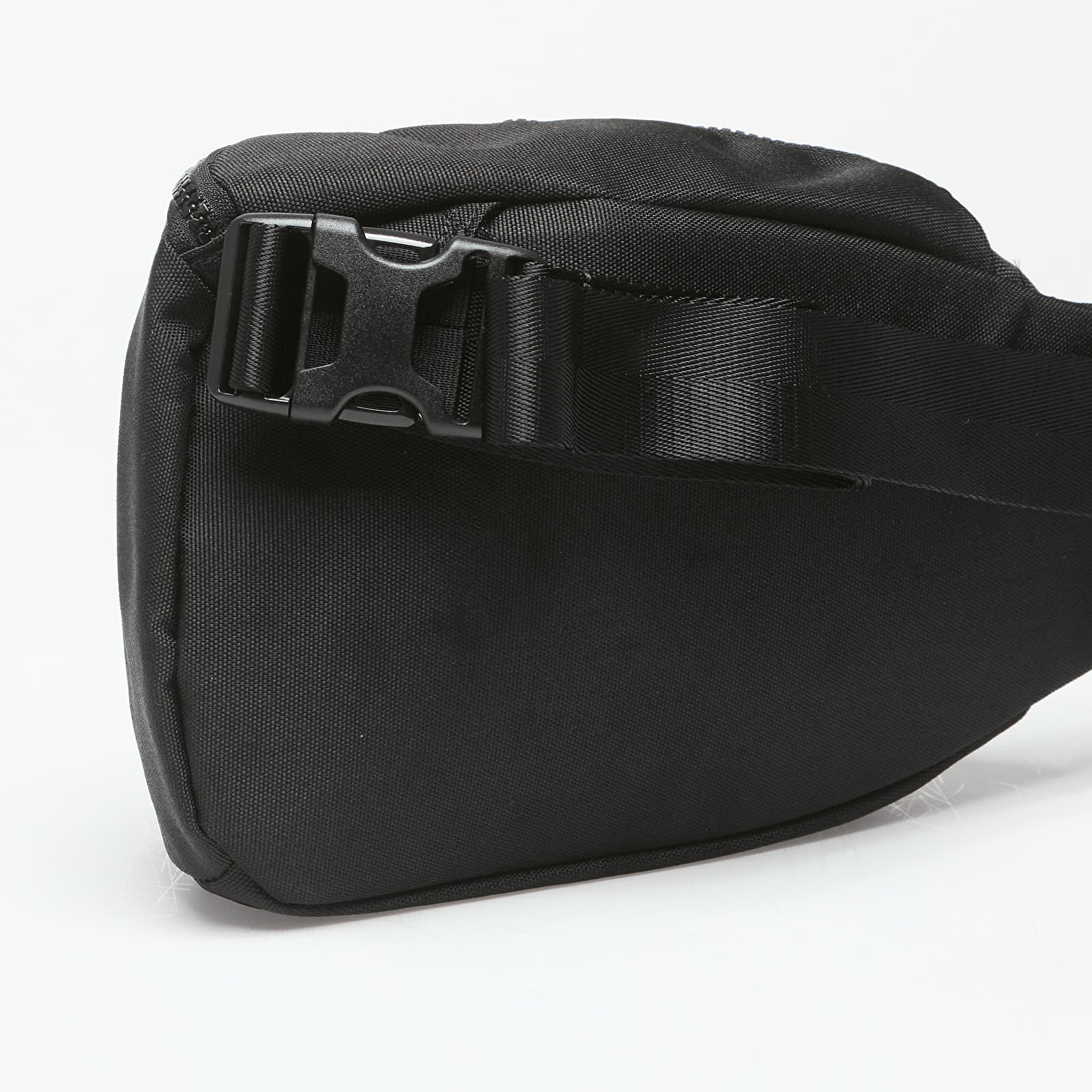 Övtáskák FRED PERRY Polyester Flp Sling Bag Black