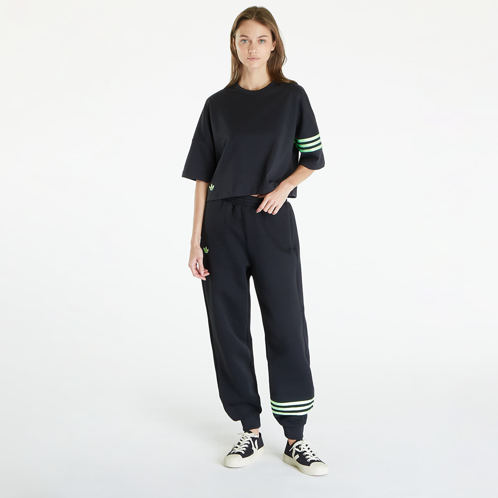 Trička adidas Neuclassics Tee Black/ Green