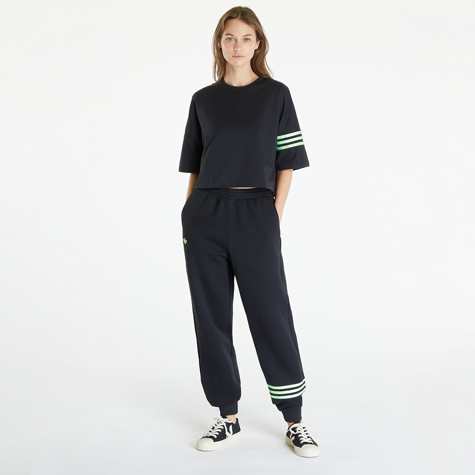 Bikses adidas Neuclassics Sweat pants Black/ Green