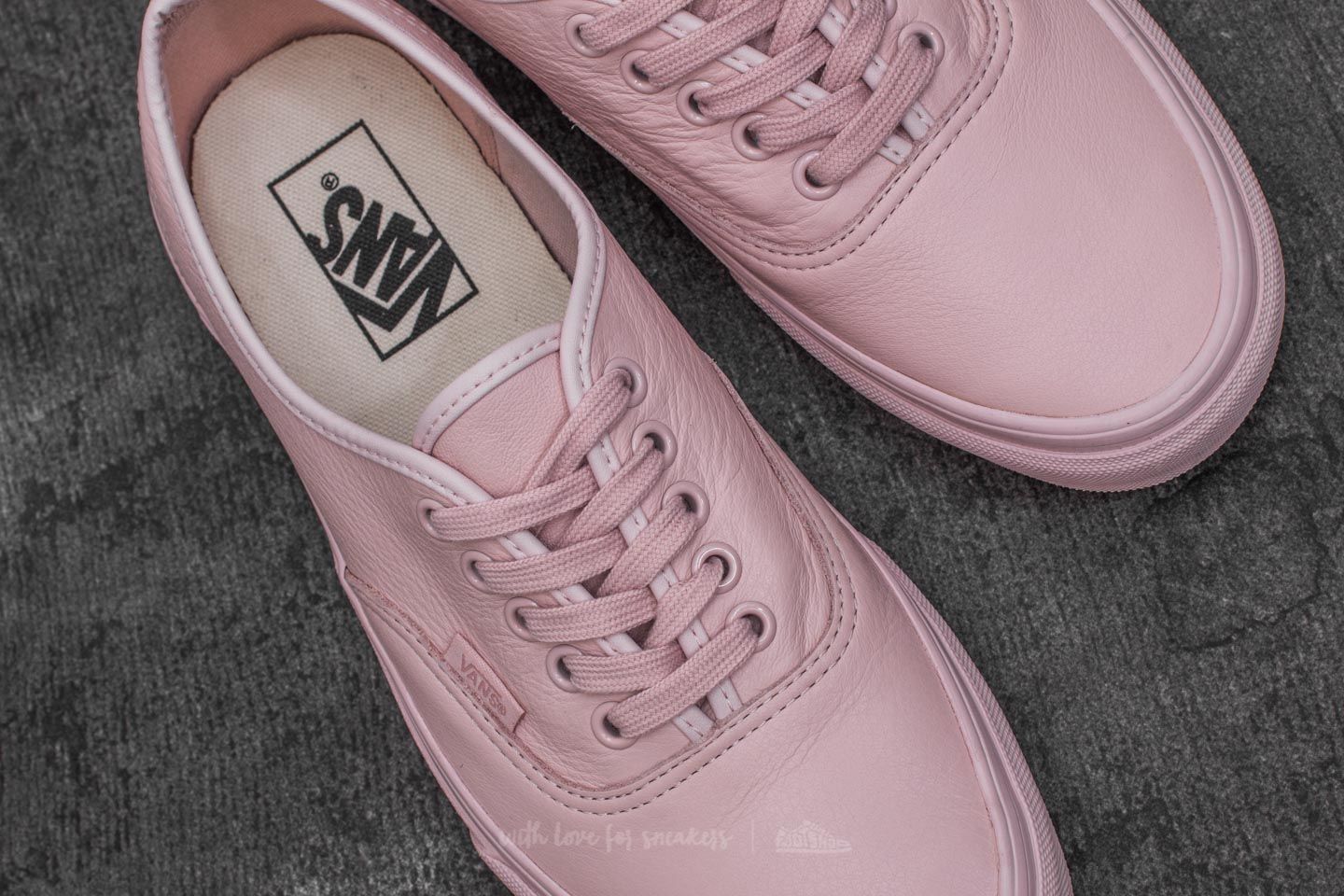 Women s shoes Vans Authentic Leather Mono Sepia Rose Footshop
