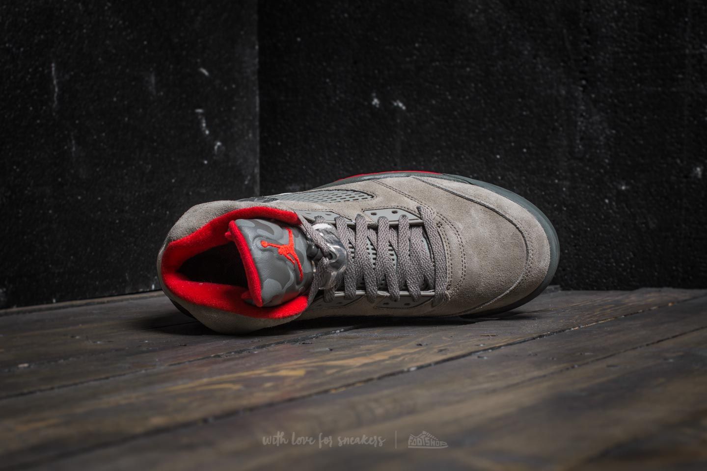 jordan 5 dark stucco