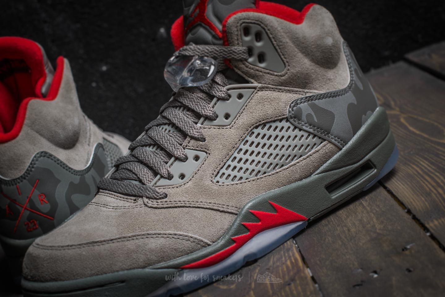 jordan retro 5 dark stucco university red