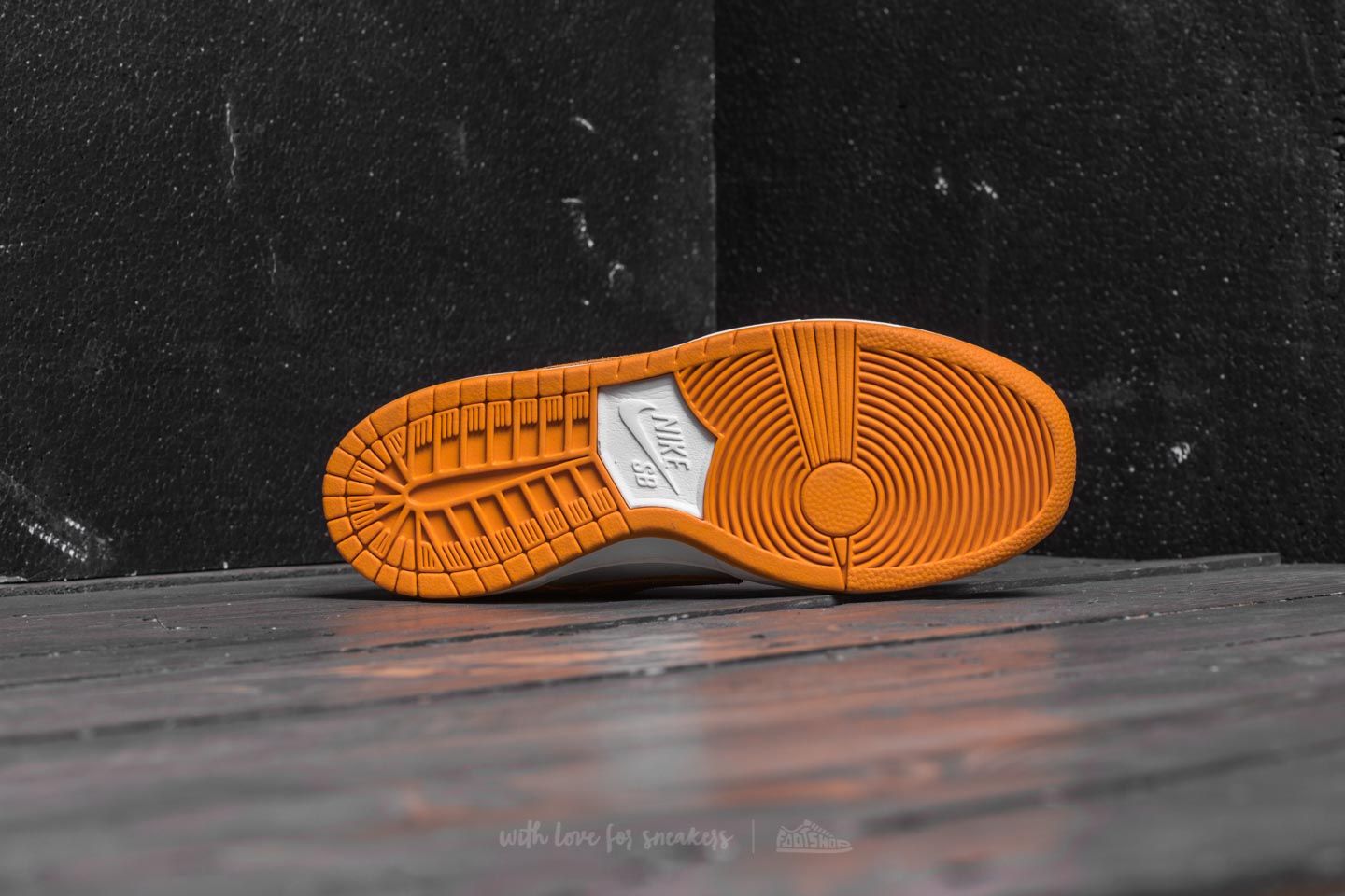 Pánské tenisky a boty Nike SB Zoom Dunk Low Pro Circuit Orange/ Circuit  Orange | Footshop